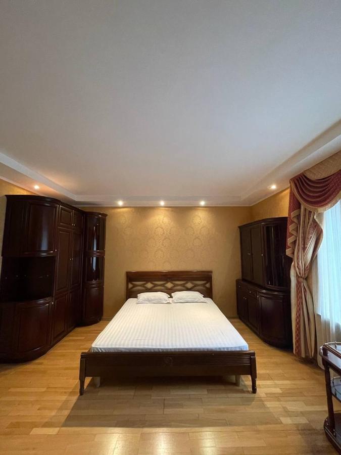 One Bedroom Kreschatik Str 4 Kyiv Exterior photo