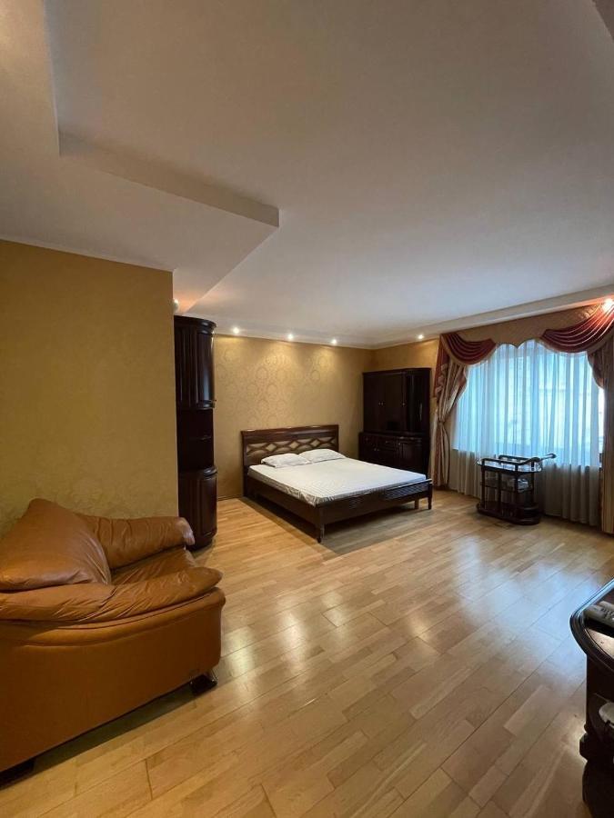 One Bedroom Kreschatik Str 4 Kyiv Exterior photo